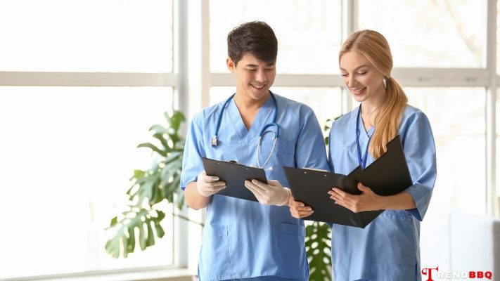 What is a medical assistant