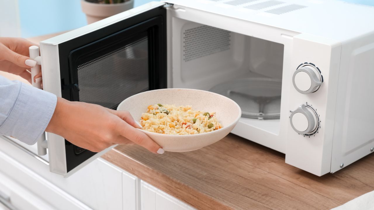How to Cook Jasmine Rice in a Microwave
