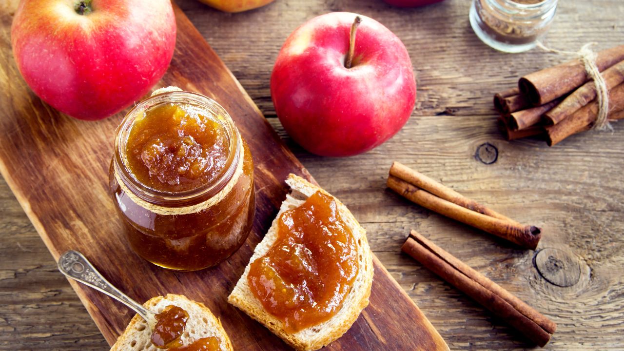 How to Make Apple Butter on the Stovetop