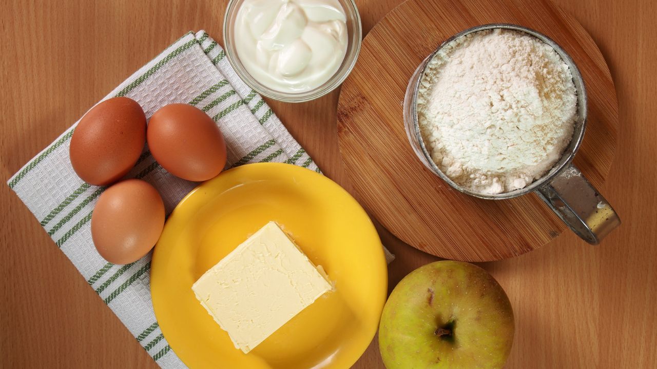 Ingredients and equipment for making apple butter